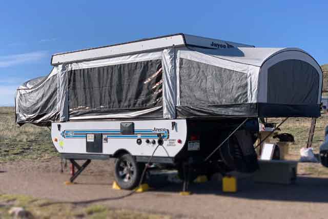 5 Best Small Travel Trailers with Bathroom: Jay Sport