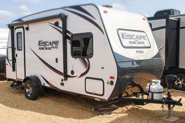 5 Best Small Travel Trailers with Bathroom: KZ Escape