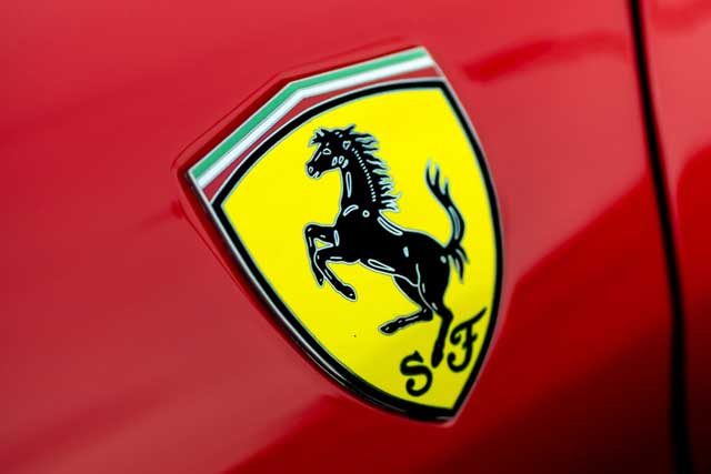 Ferrari Logo vs. Porsche Logo: Ferrari