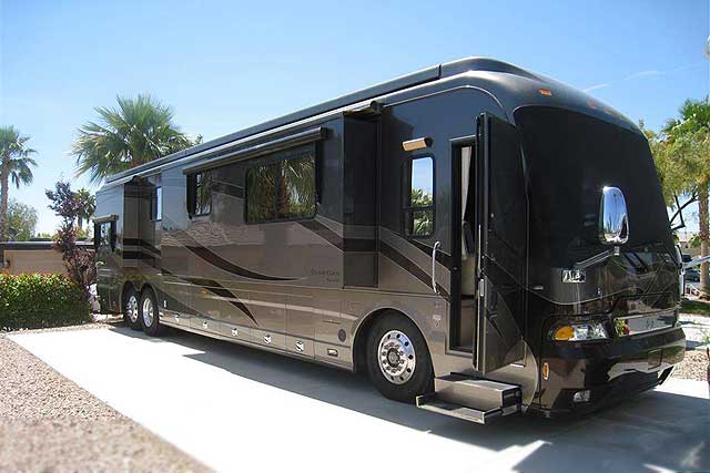 Top 10 Most Expensive Luxury Buses in the World: Magna 630