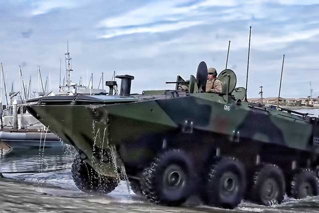 Best Amphibious Military Vehicles: Iveco SuperAV