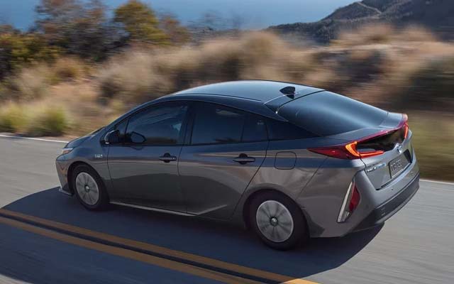 The 6 Best Cars for New Drivers: 4. Toyota Prius