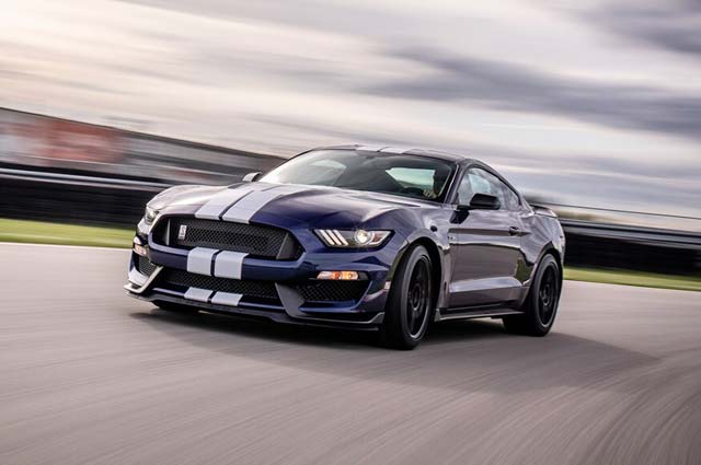 Best Handling Cars: 3. Ford Mustang GT350 / GT350R