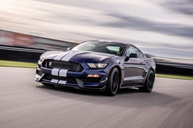 Best Handling Cars: 3. Ford Mustang GT350 / GT350R