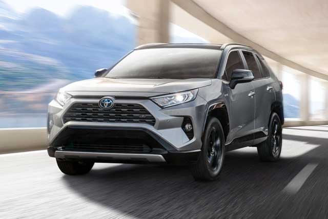 The 7 Best Small SUVs for Beginner Drivers and Why?: 3. Toyota RAV4