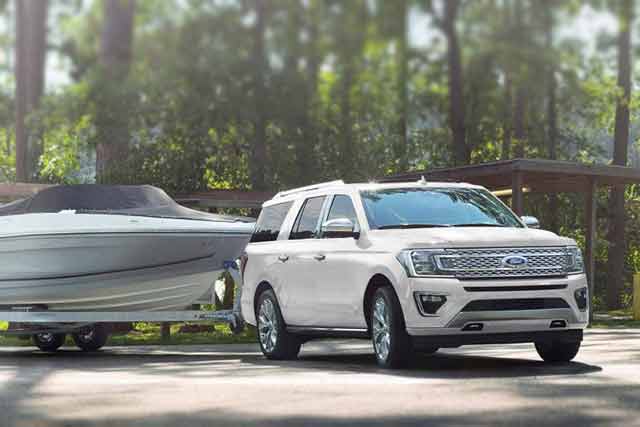 The 5 Best SUVs for Towing a Boat: Ford Expedition