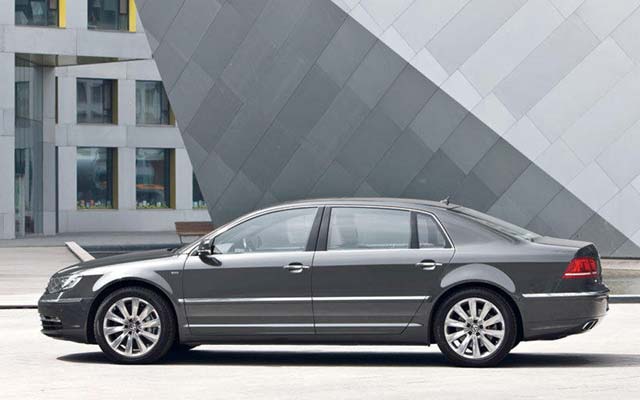 Best V8 Cars Under 10K: Volkswagen Phaeton 4.2 V8 2010