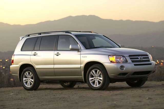 The Best Years to Buy a Used Toyota Highlander (1st to 4th): 1st
