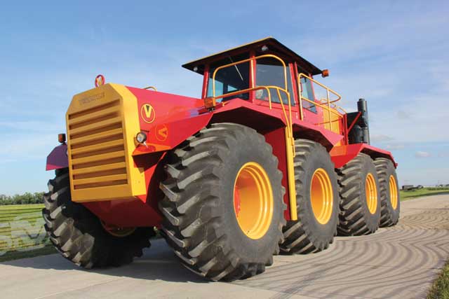 5 Biggest Tractors in the World: Versatile 1080 Big Roy