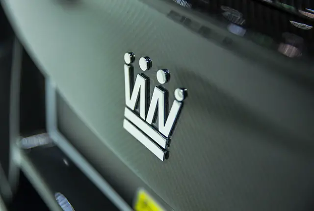 Car Logos With Crown：Noble