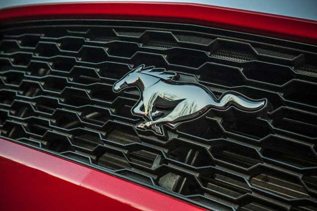 Car Logos With Horse：Ford Mustang