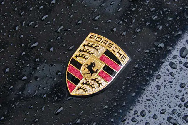 Car Logos With Horse：Porsche