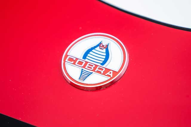 Car Logos With Snake：AC Cobra