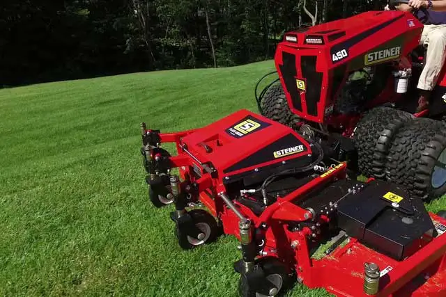 5 Cheapest Sub-Compact Tractors: Steiner 450DX
