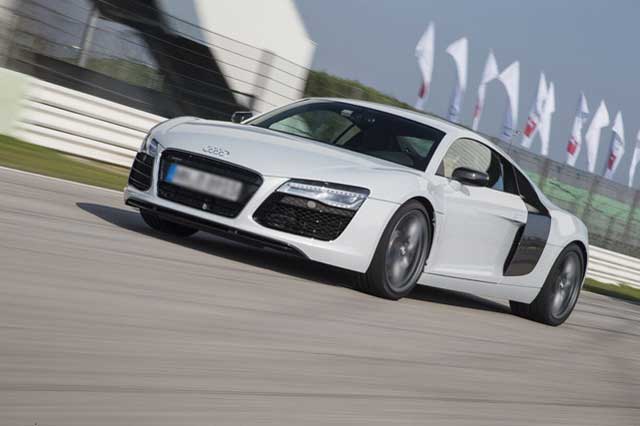 Top 10 Fastest Audi Cars: Audi R8 V8