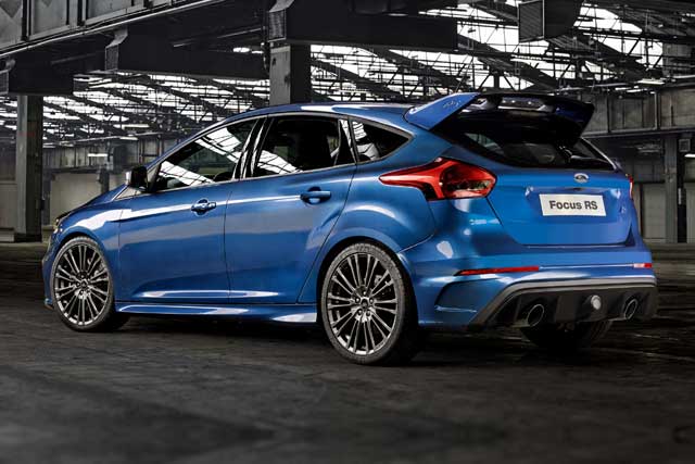 Top 10 Fastest Hot Hatchbacks: #5. FORD Focus RS