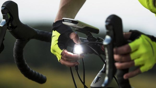 Should Cyclists Use Daytime Running Lights?