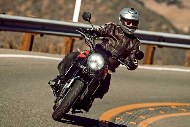 Beginner Tips for Riding a Cruiser Motorcycles: Tilt to the side you are turning
