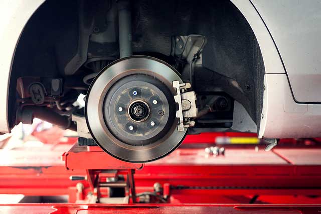 6 Signs that Mean Your Car is Crying for Maintenance: 2. Issues with The Brakes