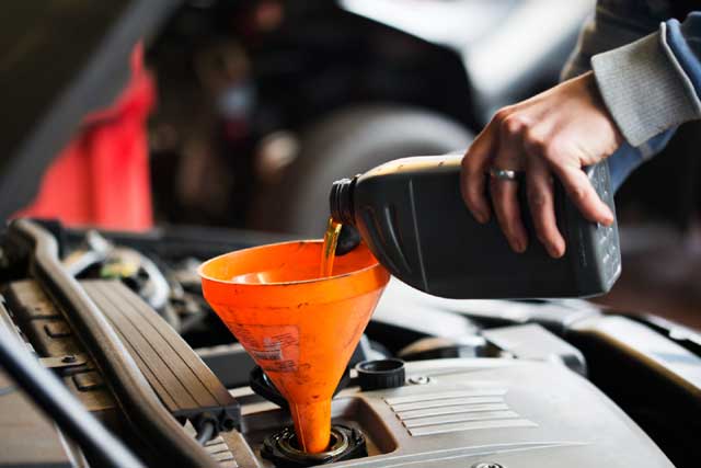 6 Signs that Mean Your Car is Crying for Maintenance: 3. Strange Rattling Noises