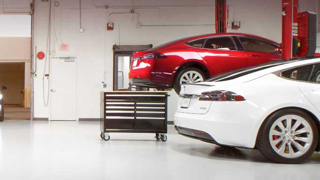 How Much Does It Cost To Replace The Battery In A Tesla?
