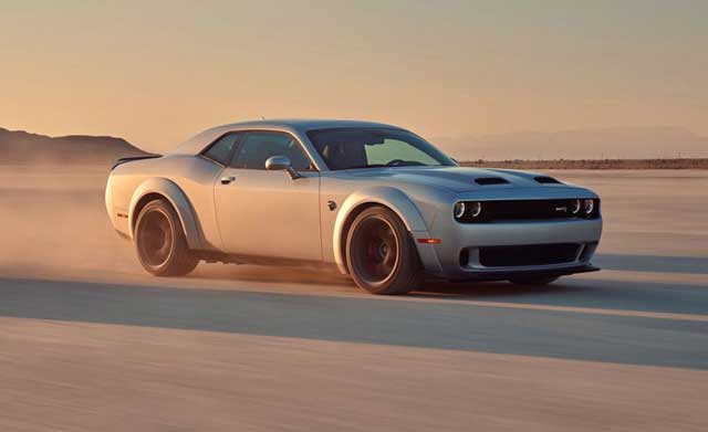 2020 Dodge Challenger SRT Hellcat ojos rojos