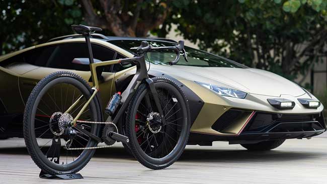 Lamborghini and 3T Unveil Huracán Sterrato Bike